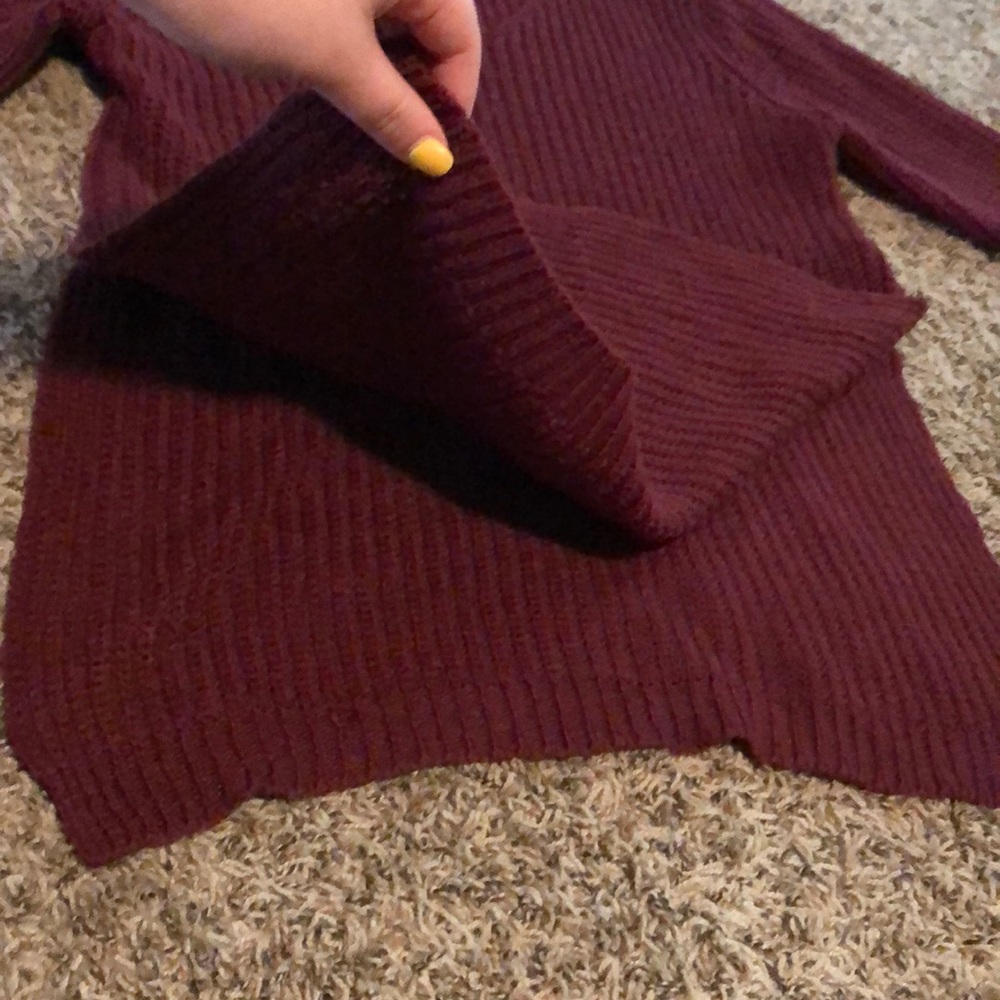 Burgundy sweater/ top•cut sides•v- neck•chocker - Picture 3 of 5